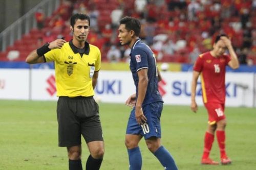 Trọng tài xử ép tuyển Việt Nam bị cho thôi việc ở AFF Cup?