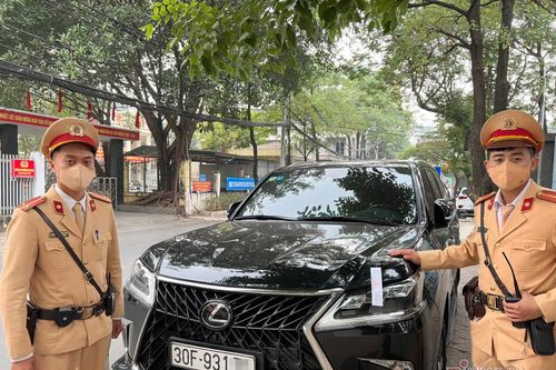 Hà Nội phát hiện thêm xe Lexus đeo biển số xe khác