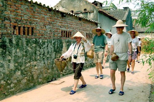 PTT Vũ Đức Đam chỉ đạo tiêm nhanh vắc xin mũi 3; Phát triển du lịch cộng đồng