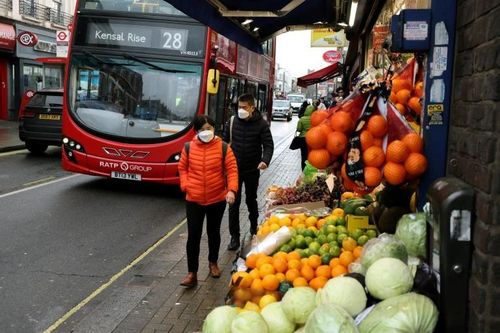 Pháp lần đầu tiên ghi nhận hơn 100.000 ca nhiễm trong một ngày