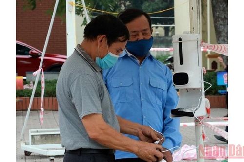 Ngày 27/12, học sinh thành phố Vinh được đi học trở lại