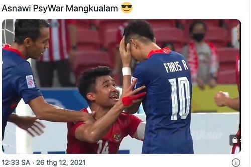 Cầu thủ Indonesia nói gì với Ramli sau quả đá hỏng 11m ở bán kết AFF Cup 2020?