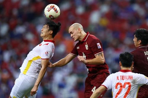 BLV Quang Huy đưa lý do Việt Nam chơi bóng dài dù Thái Lan có trung vệ cao 2 mét