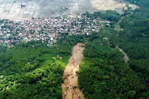Bình Định công bố tình huống khẩn cấp về thiên tai sự cố sạt lở tại núi Cấm