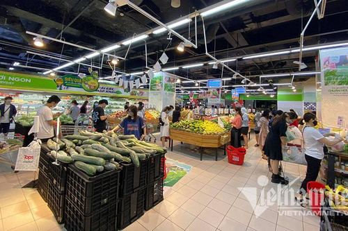 TP.HCM đảm bảo nguồn cung hàng Tết, siêu thị áp dụng biện pháp mua sắm an toàn