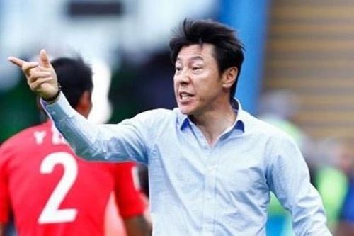 HLV Indonesia than phiền vì cơm hộp tại AFF Cup