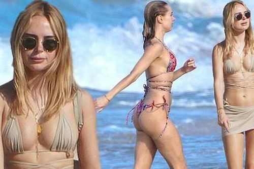 Mẫu 9x diện bikini siêu bé, dáng đẹp như tượng tạc ở biển