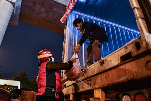 Từ Lạng Sơn về Hà Nội bán 'giải cứu' 19 tấn mít