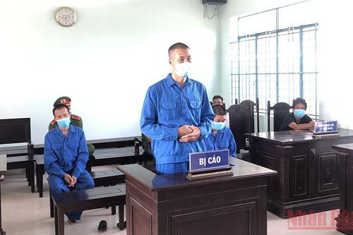 Phạt 21 tháng tù giam đối với 4 bị cáo xúi giục dân đòi tiền hỗ trợ