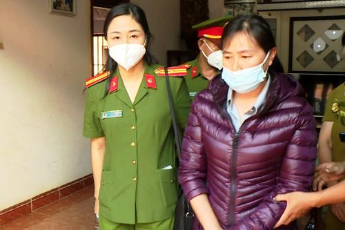 Hàng chục hộ dân ngủ dậy bỗng… mất đất