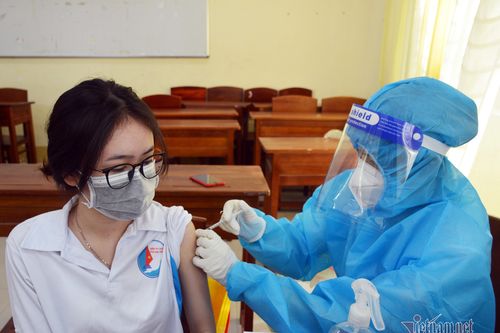 Bí thư Cà Mau: Người không tiêm vắc xin miễn tham gia hoạt động đông người
