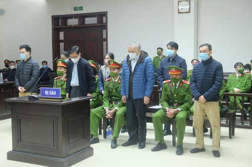 Nói lời sau cùng, ông Nguyễn Đức Chung mong được tạo điều kiện chữa ung thư