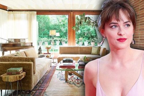 Thăm nhà mộc mạc đầy 'nam tính' của mỹ nhân phim 50 sắc thái