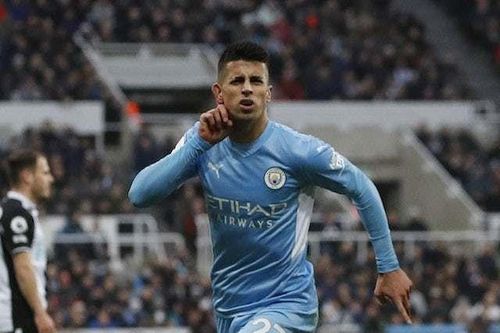 Sao Man City bị 4 tên cướp tấn công tại nhà riêng
