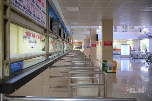 Nghỉ Tết Dương lịch: Bến xe, sân bay vắng chưa từng có