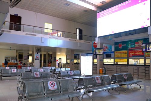 Hình ảnh các bến xe vắng khách khi sắp Tết dương lịch 2022