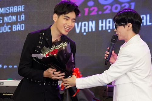 K-ICM tri ân fan trong đêm nhạc cuối năm