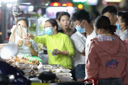 Hàng quán ở Vũng Tàu kín khách trước thềm năm mới
