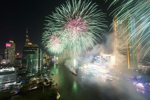 Mãn nhãn với lễ hội ánh sáng mừng năm mới 2022 trên toàn cầu