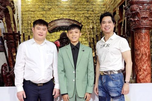 Bầu Thụy và danh ca Ngọc Sơn chính thức nâng đỡ Hồ Văn Cường, hết lòng dạy hát cho con nuôi Phi Nhung