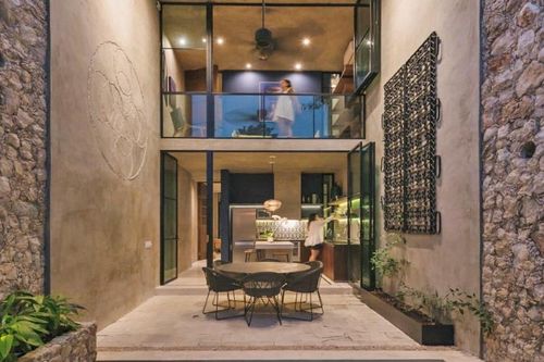 Ngôi nhà đá trong suốt thiết kế hai tầng độc đáo - viên ngọc quý giữa lòng thị trấn ai nhìn cũng mê