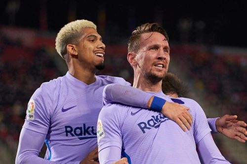 Barca phả hơi nóng vào vị trí thứ tư của Atletico Madrid