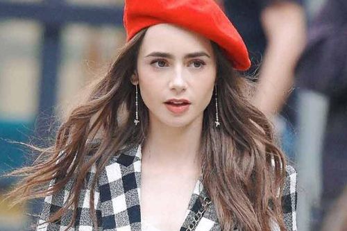 'Emily in Paris' bị chỉ trích vì xúc phạm người Ukraine