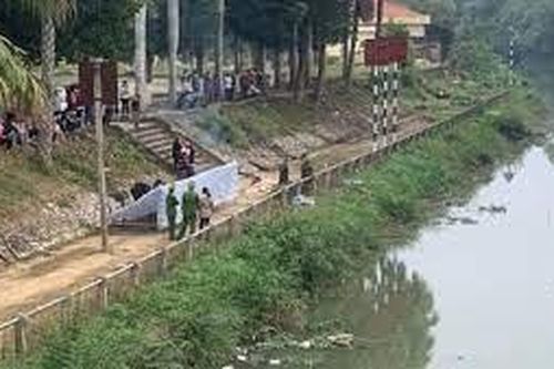 Phát hiện thi thể nữ sinh dưới sông sau nhiều ngày mất tích