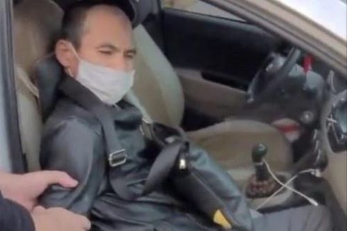 Cảnh sát giao thông truy đuổi 3 km bắt kẻ vận chuyển ma túy