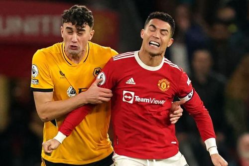 Paul Ince: 'Tại sao lại trao băng đội trưởng cho Ronaldo?'