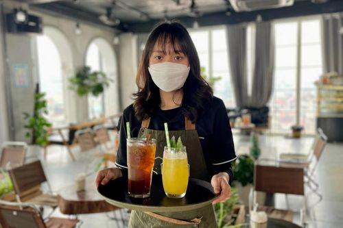Mệt mỏi vì quy định bán tại chỗ, mua mang về thay đổi liên tục