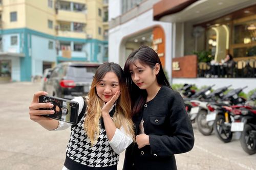 Đi hơn 10 km tới quận Cầu Giấy để được ăn uống tại chỗ