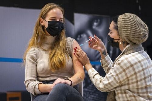 Hiệu quả của liều vaccine Covid-19 thứ tư lần đầu tiên được thử nghiệm ở Israel