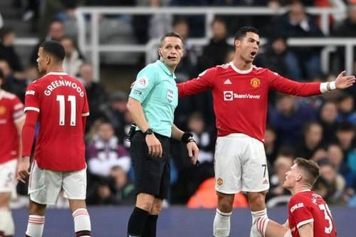 MU thua trận đầu tiên dưới thời Ralf Rangnick
