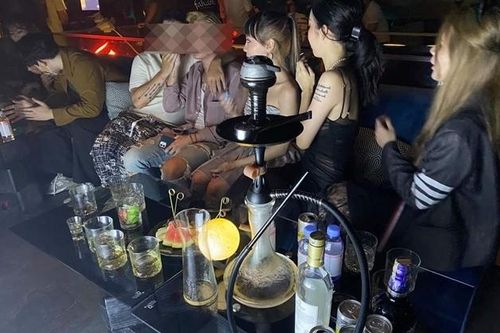 TP HCM mở lại quán karaoke, vũ trường, quán bar, massage từ ngày 10/1