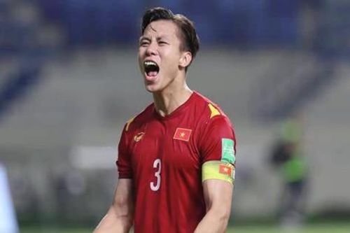 HLV Park Hang-seo 'tước' băng đội trưởng của Quế Ngọc Hải, netizen tranh cãi gay gắt