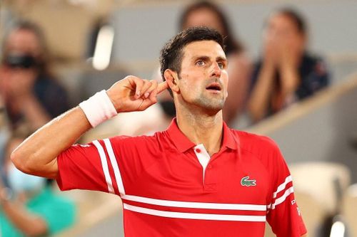 Djokovic bị chỉ trích khi dự Australian Open