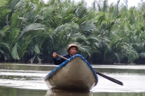 Dưới bóng dừa nước Kinh Giang