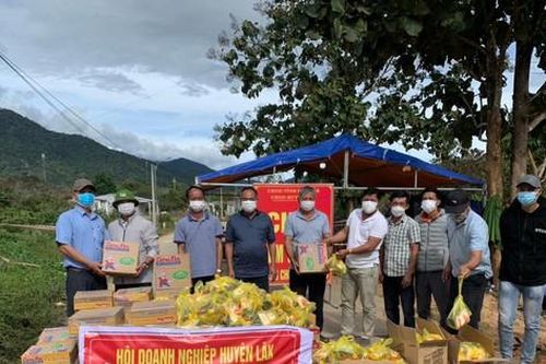 Đắk Lắk còn huyện duy nhất 'vùng cam', Buôn Ma Thuột hết cảnh 'chỉ bán mang về'