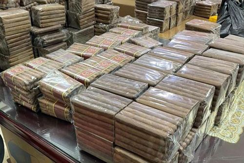 Thu giữ hơn 8 nghìn điếu xì gà không tem mác