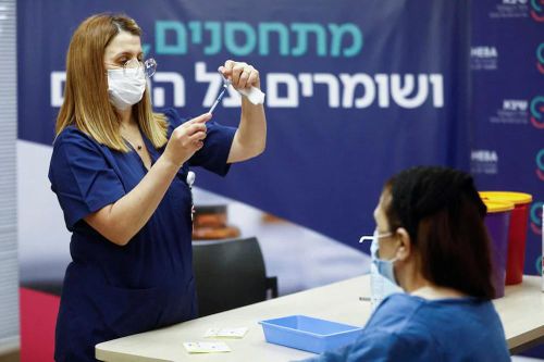 Philippines phong tỏa Hạ viện ngăn Covid-19, Israel công bố sức mạnh mũi tiêm thứ 4