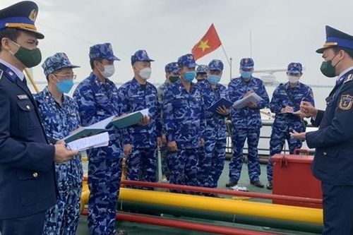 Bắt tàu chở 170.000 lít xăng và dầu DO trái phép