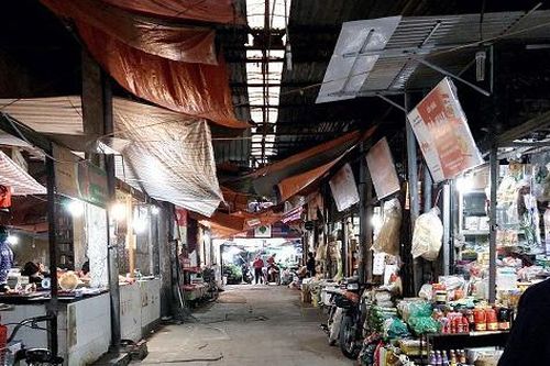 Chợ truyền thống 'ảm đạm' tháng cận Tết