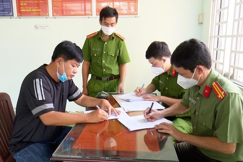 Bắt thêm nguyên cán bộ công an rửa tiền liên quan bà trùm Mười Tường