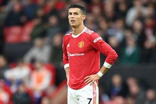 'MU nên bán Ronaldo vào mùa hè để giúp 3 ngôi sao khác thăng hoa'