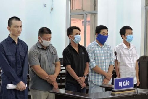 Tuyên án bị cáo người Trung Quốc và các cựu công an giúp làm hồ sơ giả công dân Việt Nam