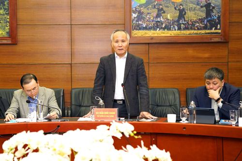 Lào Cai đề xuất triển khai mô hình 'cửa khẩu an toàn' - 'cửa khẩu xanh' nhằm giải quyết lưu thông hàng hóa