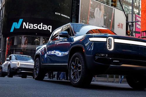 Cổ phiếu hãng xe điện Rivian bất ngờ giảm xuống dưới giá IPO