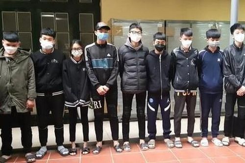 Nhóm thiếu niên giả danh Cảnh sát hình sự hành hung người đi đường cướp tiền