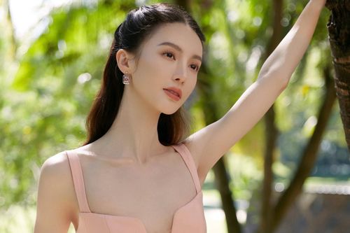 Minh tinh Trung Quốc bị kỳ thị thân hình cơ bắp, mắt xếch